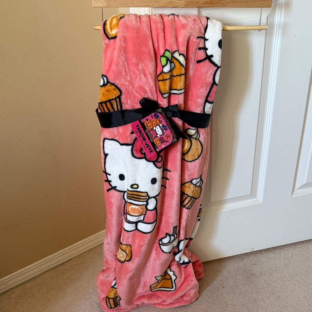 Hello Kitty Pink pumpkin theme blanket